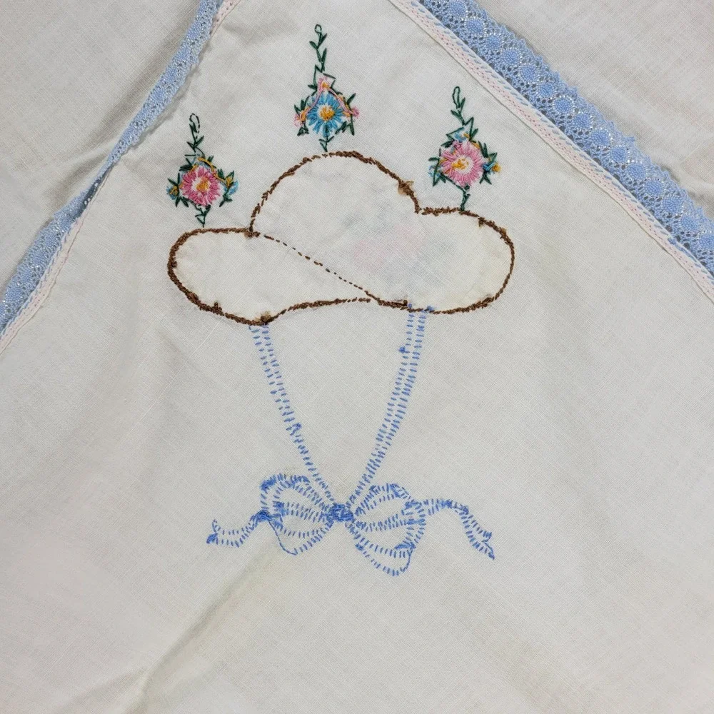 Vintage Embroidered Linen Tablecloth 4 Napkins Floral Hat Blue Lace Handmade Set